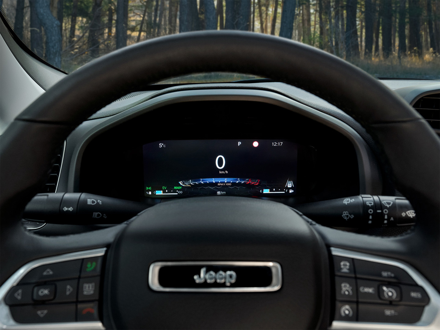 Dettagli interni di Jeep Renegade: quadro strumenti digitali