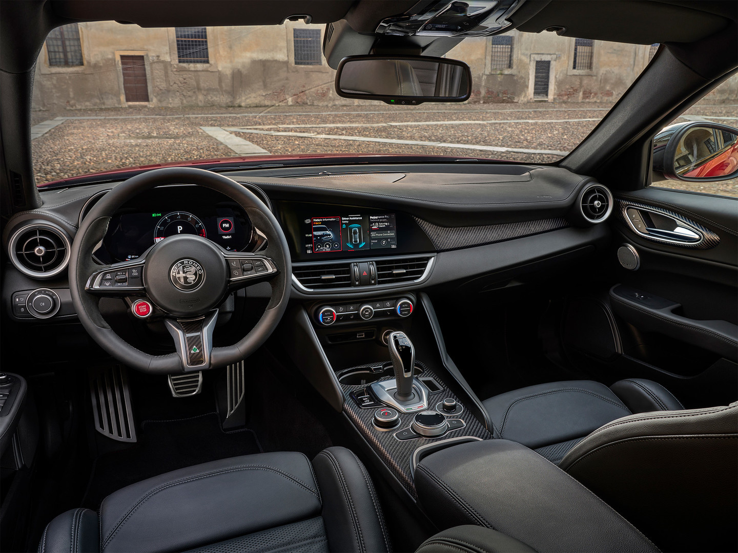 Vista del cruscotto e del touchscreen di Alfa Romeo Tonale